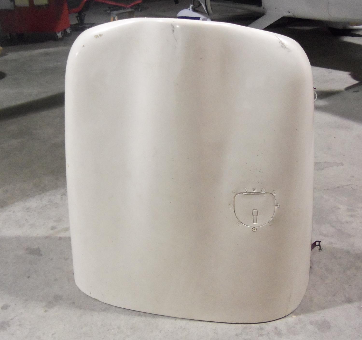 PIPER PA28R-200 ARROW PN35690-20 TOP COWL (MINOR FIBERGLASS DAMAGE ON TOP) 